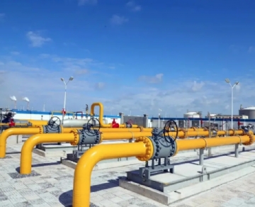 Nitrogen generators for oil pipeline pre-commissioning